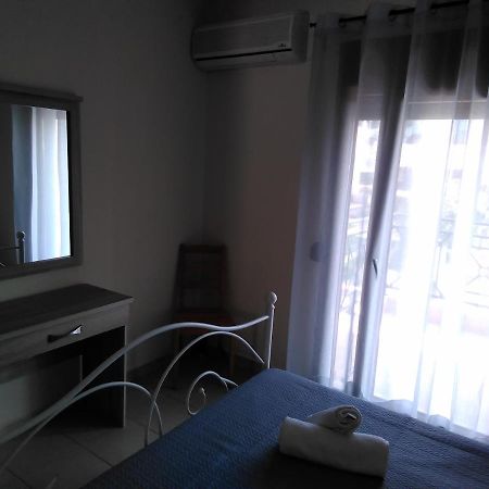 Chrusanthi'S Apartment Nea Skioni Bagian luar foto