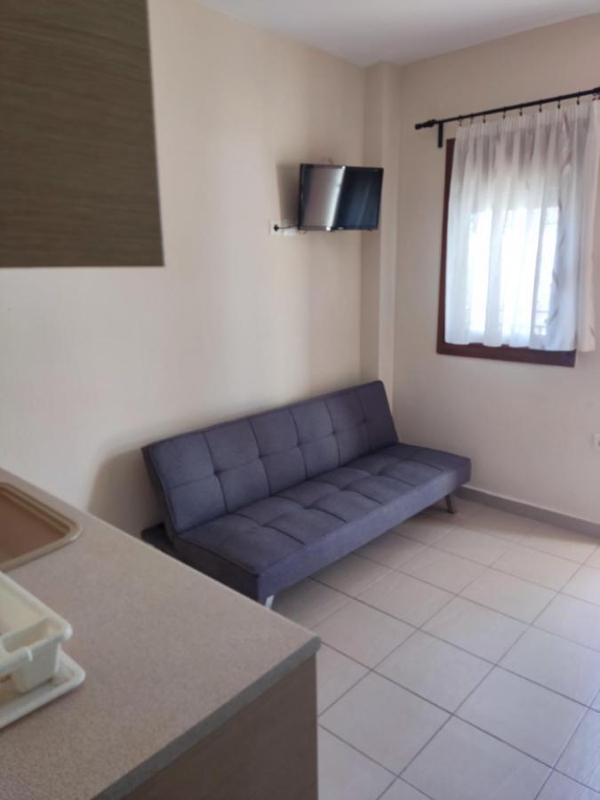 Chrusanthi'S Apartment Nea Skioni Bagian luar foto