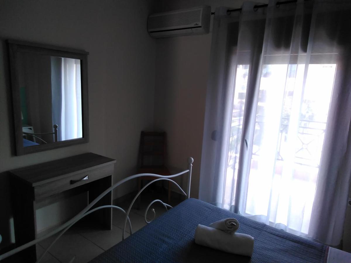 Chrusanthi'S Apartment Nea Skioni Bagian luar foto