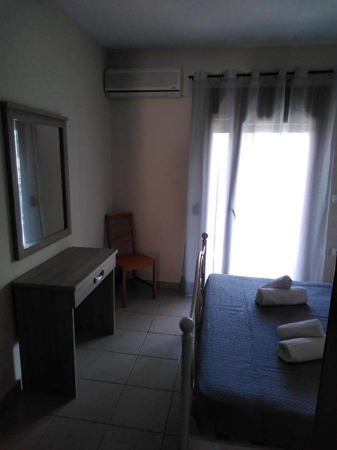 Chrusanthi'S Apartment Nea Skioni Bagian luar foto