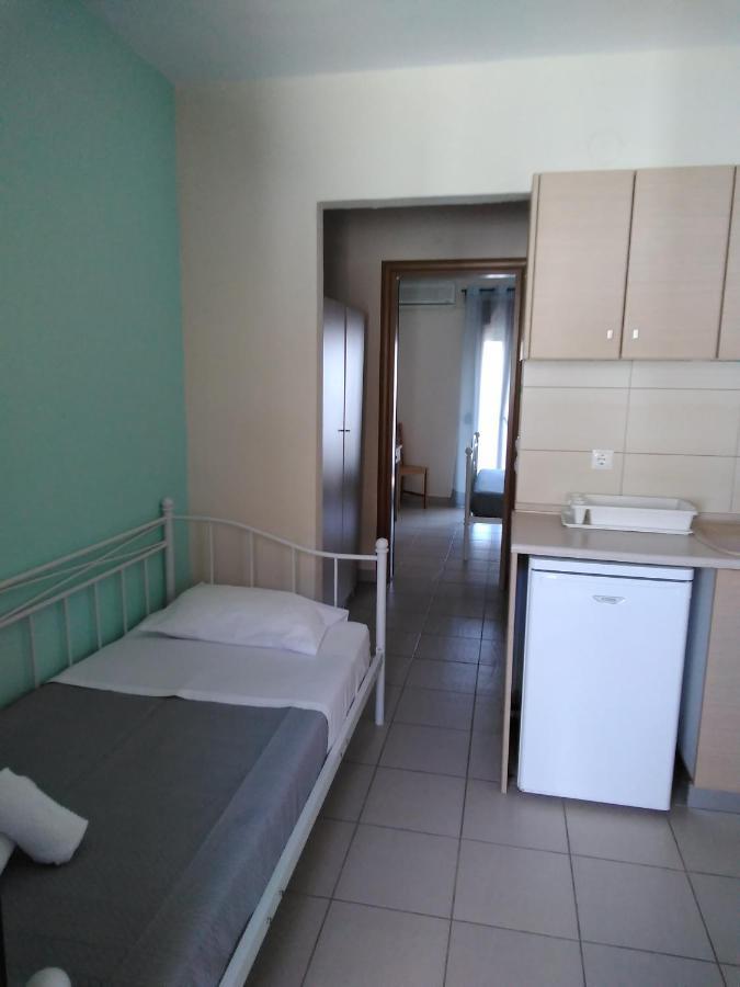 Chrusanthi'S Apartment Nea Skioni Bagian luar foto